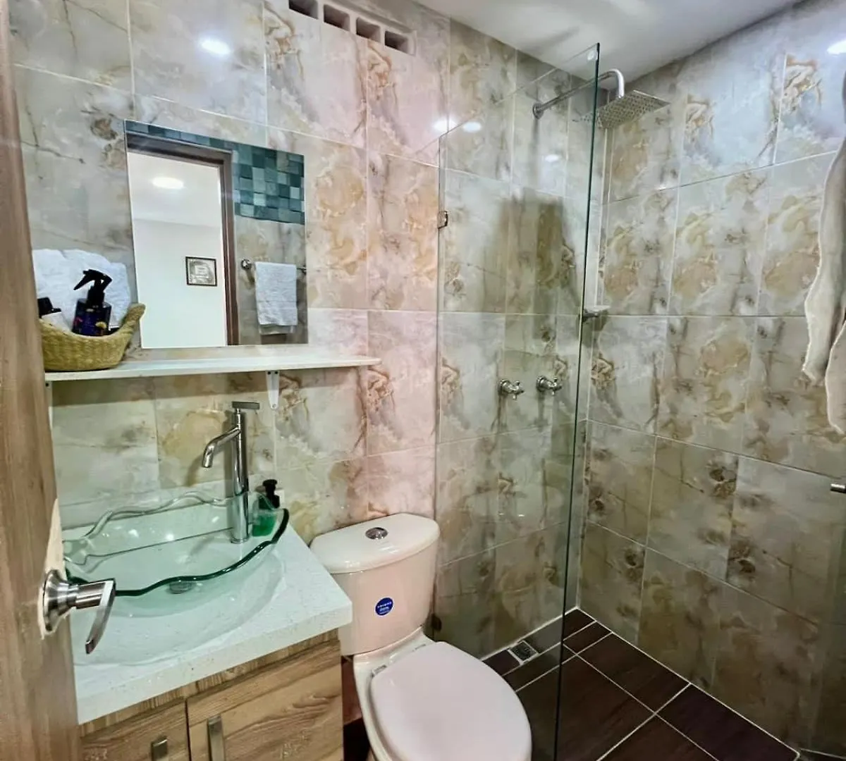 Magnificent Apartment Near Lleras And Provenza 메딜린