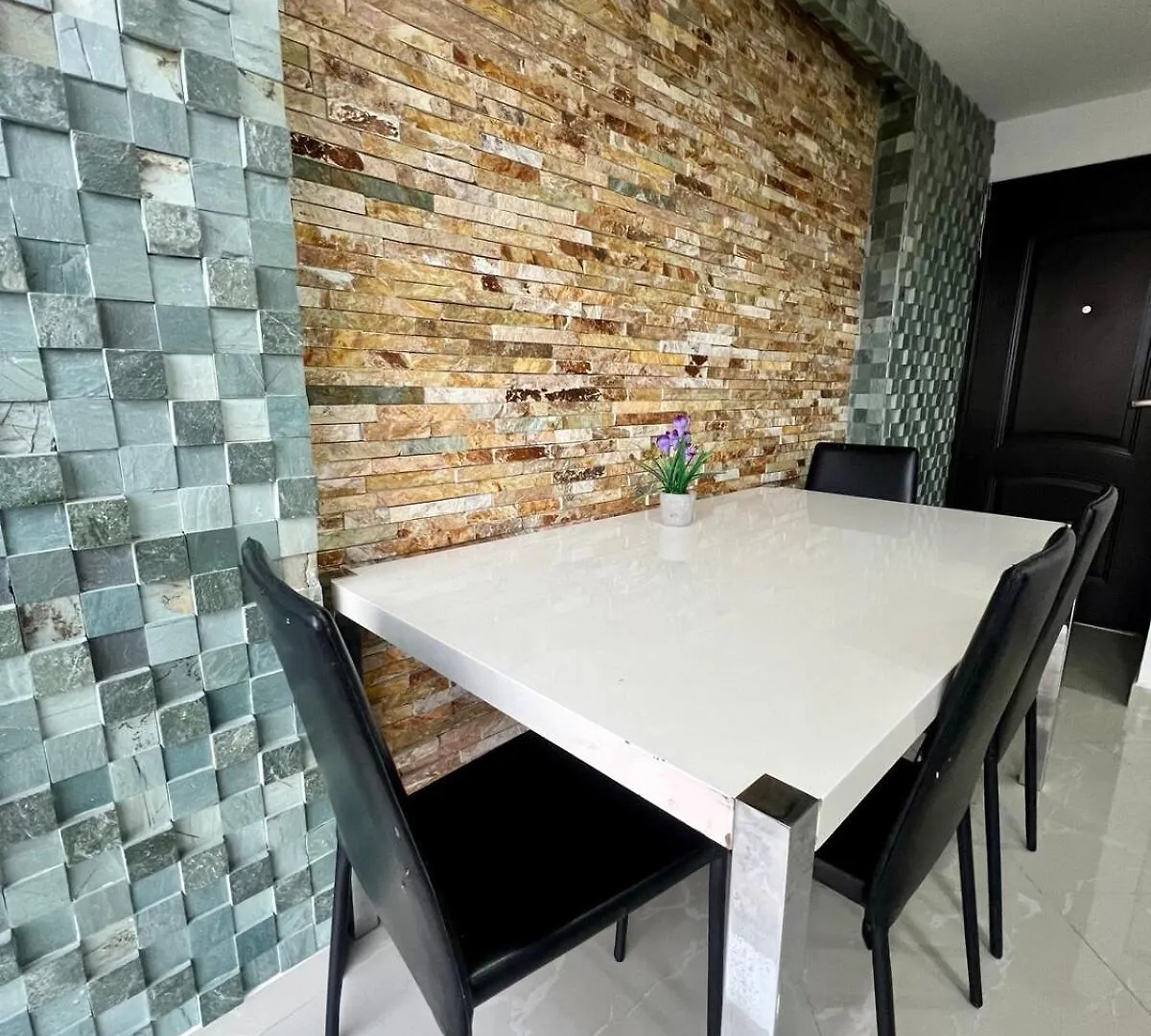 Magnificent Apartment Near Lleras And Provenza Medellín